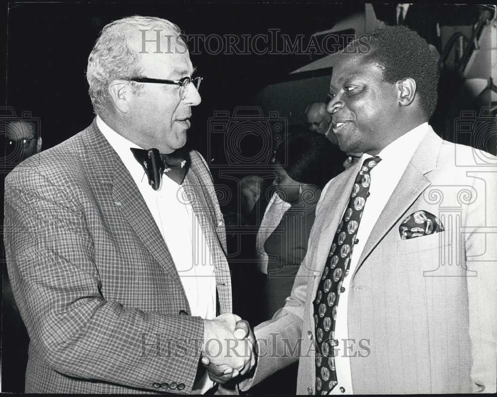 Press Photo Kenyan Finance Minister Mwai Kibaki George Schultz United States - Historic Images