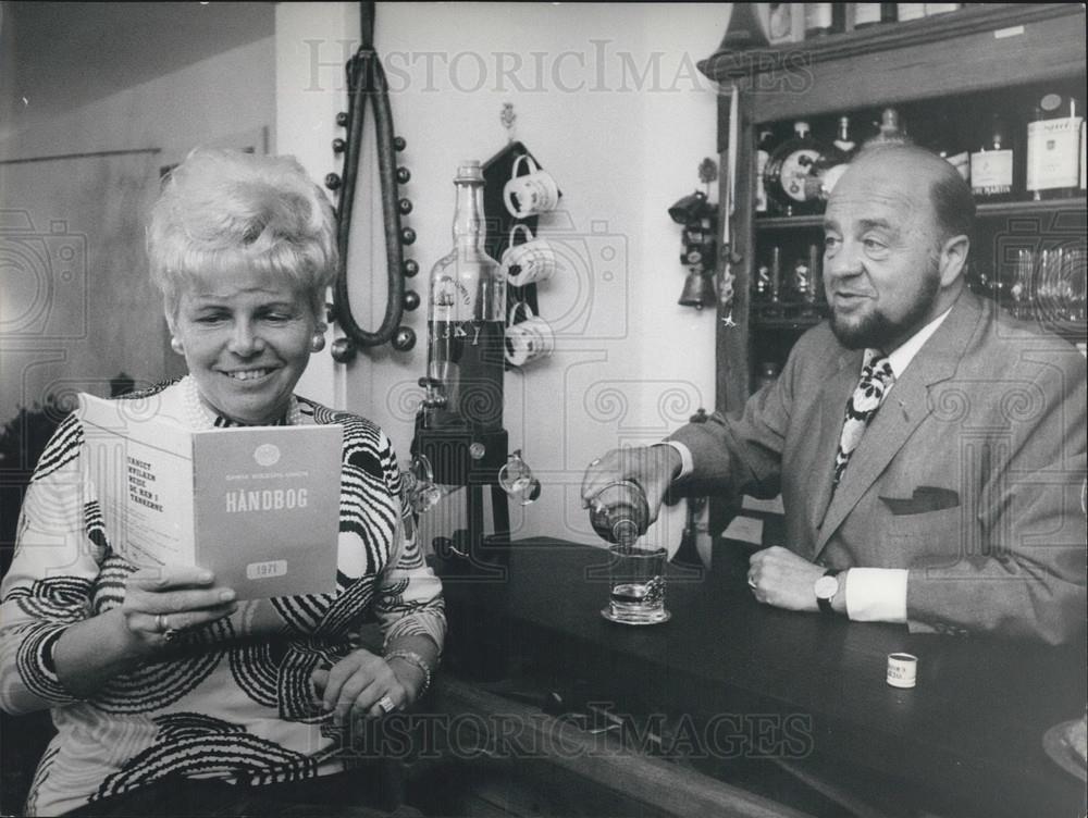 1971 Press Photo von Kranenbrock With Dr Ratz Top Mgr Of International Football - Historic Images