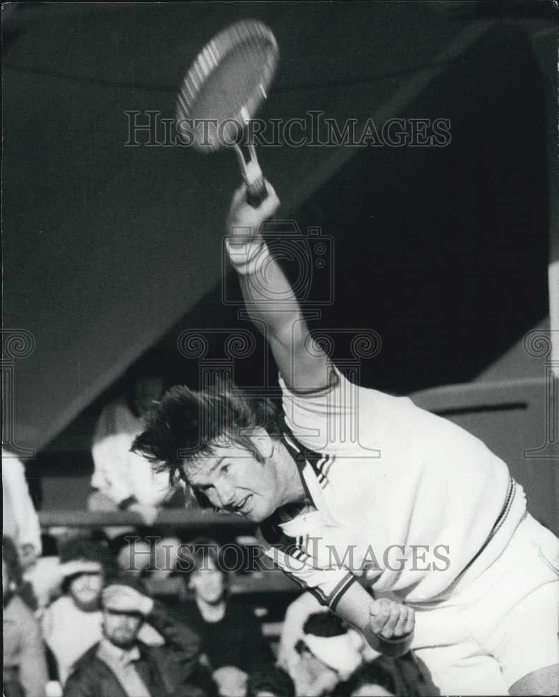 1979 Press Photo Jimmy Connors Plays Against J.F. Caujolle At Wimbledon Open - Historic Images