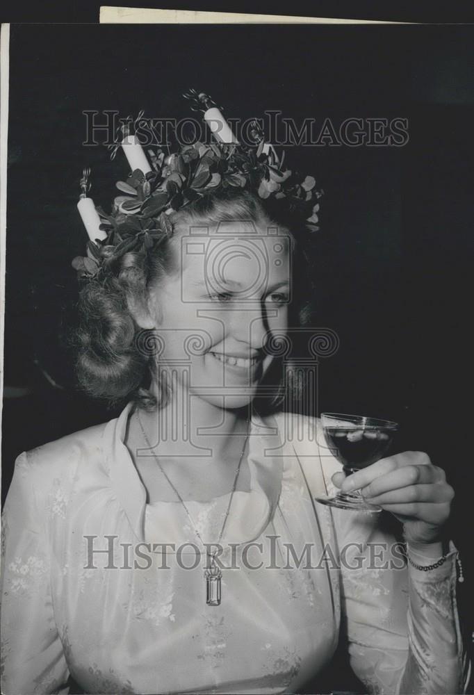 1949 Press Photo Anne Marie Melander, St. Lucia Reception, Glogg, Swedish Punch - Historic Images