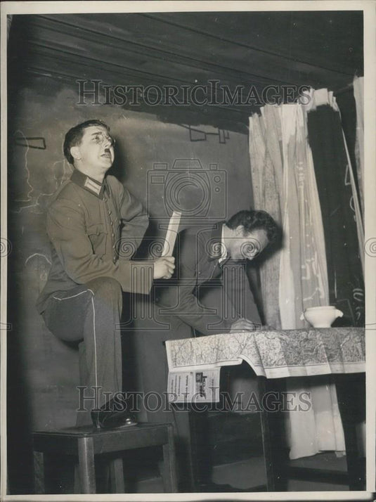 Press Photo Cabaret The Porcupines, The Eternal Lamp, Berlin - Historic Images