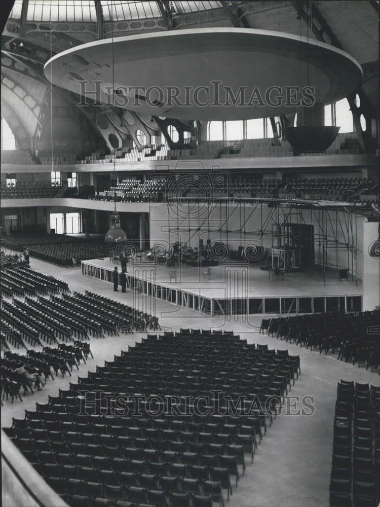 1957 Press Photo Frankfort Festival Hall Acoustic Installation Over Stage - Historic Images