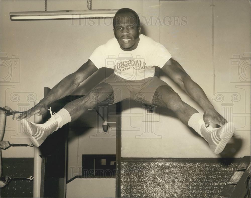 1974 Press Photo  Bunny Johnson Trains For Danny McAlinden World Heavywt Fight - Historic Images