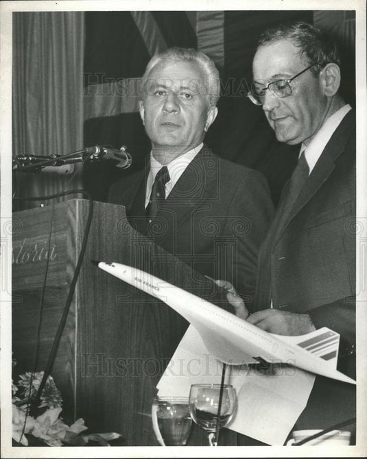 1979 Press Photo French Secretary of State Addressing the New York Business - Historic Images