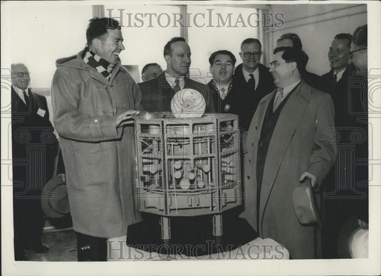 1956 Press Photo Georgi Malenkov Visits Harwell Atomic Research Station Dido - Historic Images
