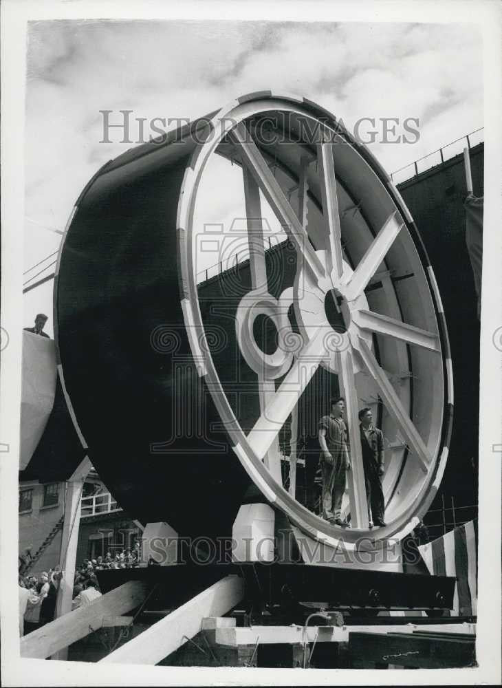 1959 Press Photo Britain First Atomic Submarine Dreadnought - Historic Images