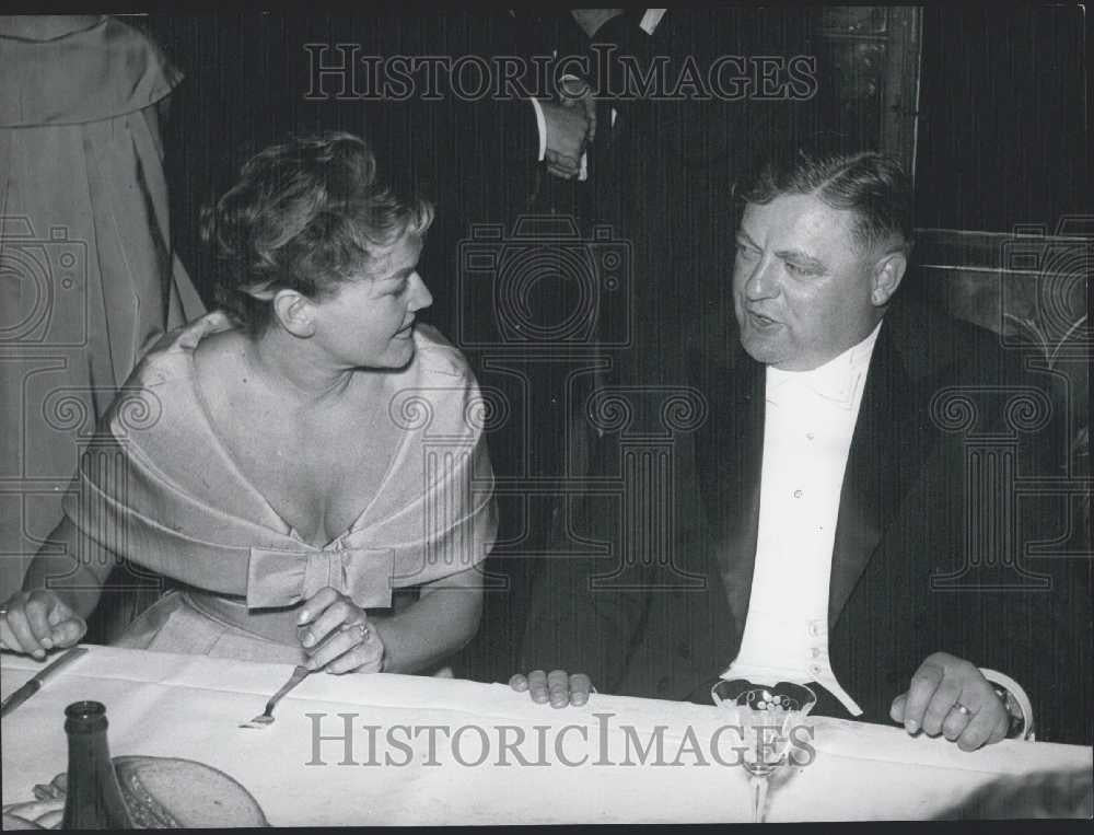 1959 Press Photo Minister of Defense Strauss Attends Premier &quot;Flying Dutchman&quot; - Historic Images