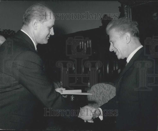 1969 Press Photo Pal Losonczi  &Professor Istvan Antal - Historic Images
