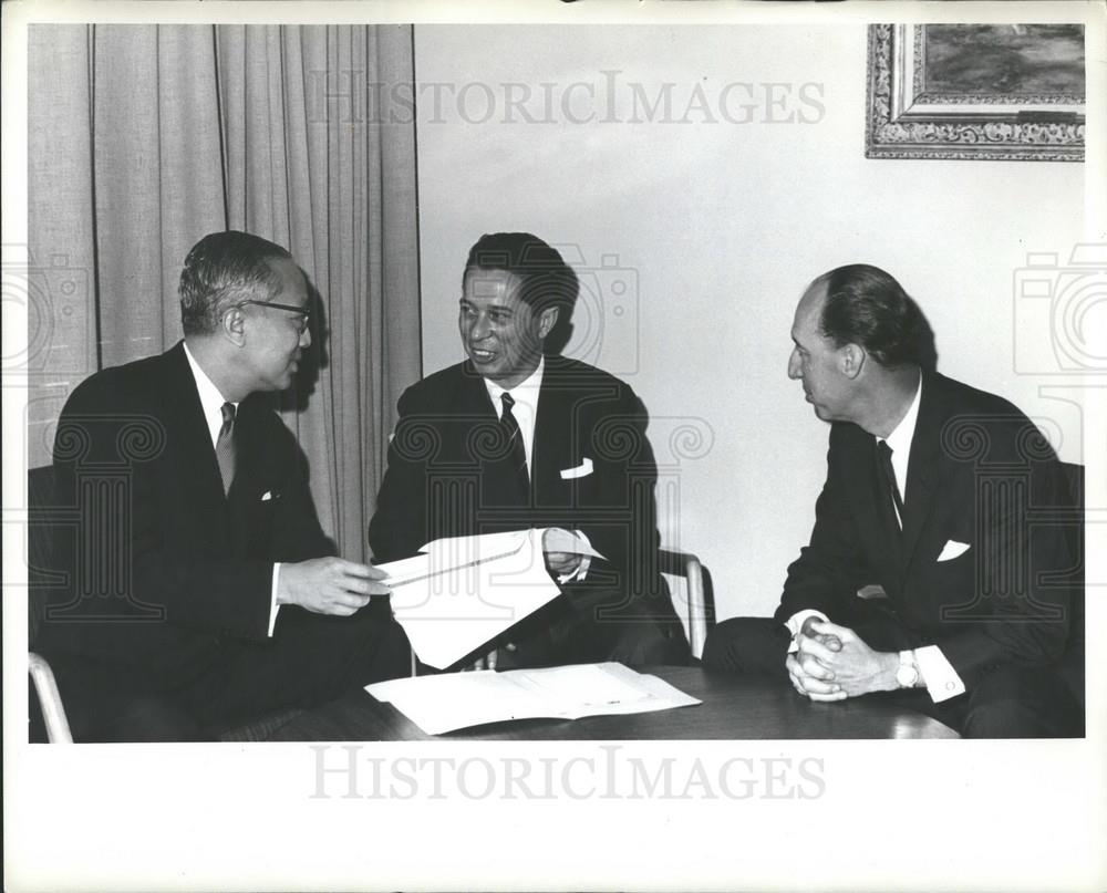 1965 Press Photo Jose Mayobre & Sec Gen U Thant & Jose Roiz-Bennett - Historic Images