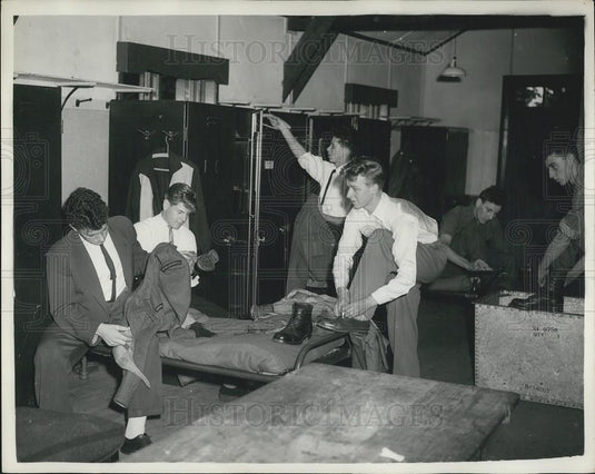 1956 Press Photo 25,000 reservists get call-up orders - Historic Images