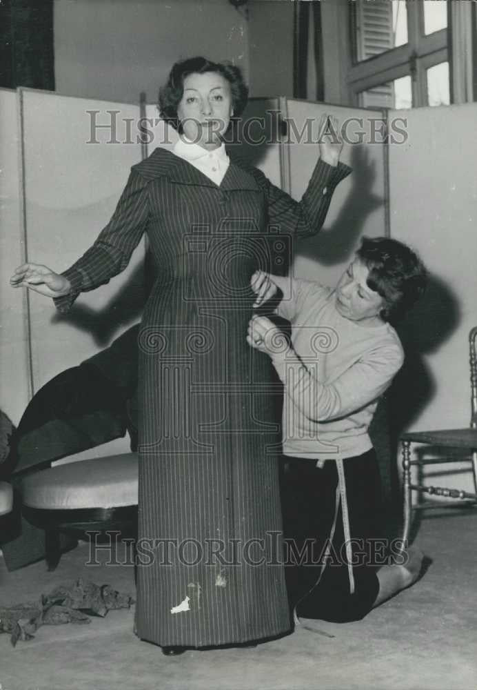 Press Photo Gaby Morlay for her New Part in "A long Travel by the night": - Historic Images