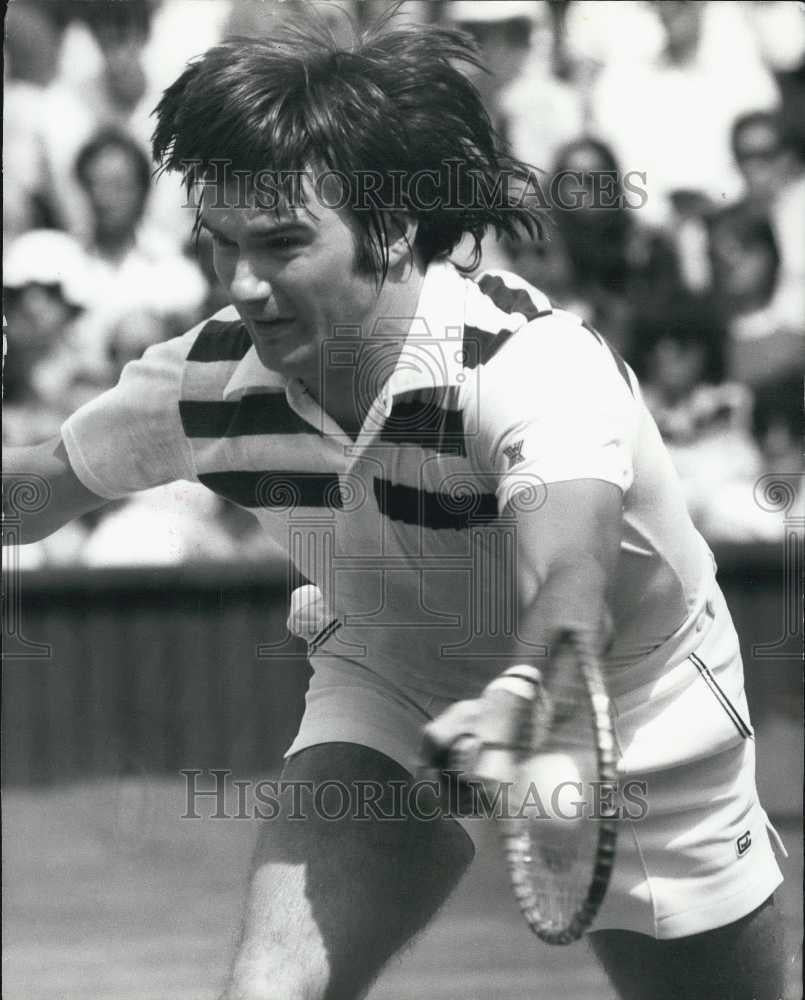 1977 Press Photo Jimmy Connors In Action Beating John McEnroe At Semi-finals - Historic Images