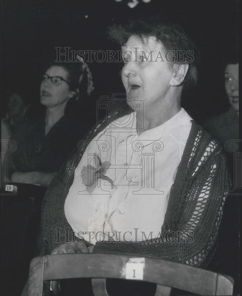 Press Photo Mrs Mopps Ball, Charladies of London - Historic Images