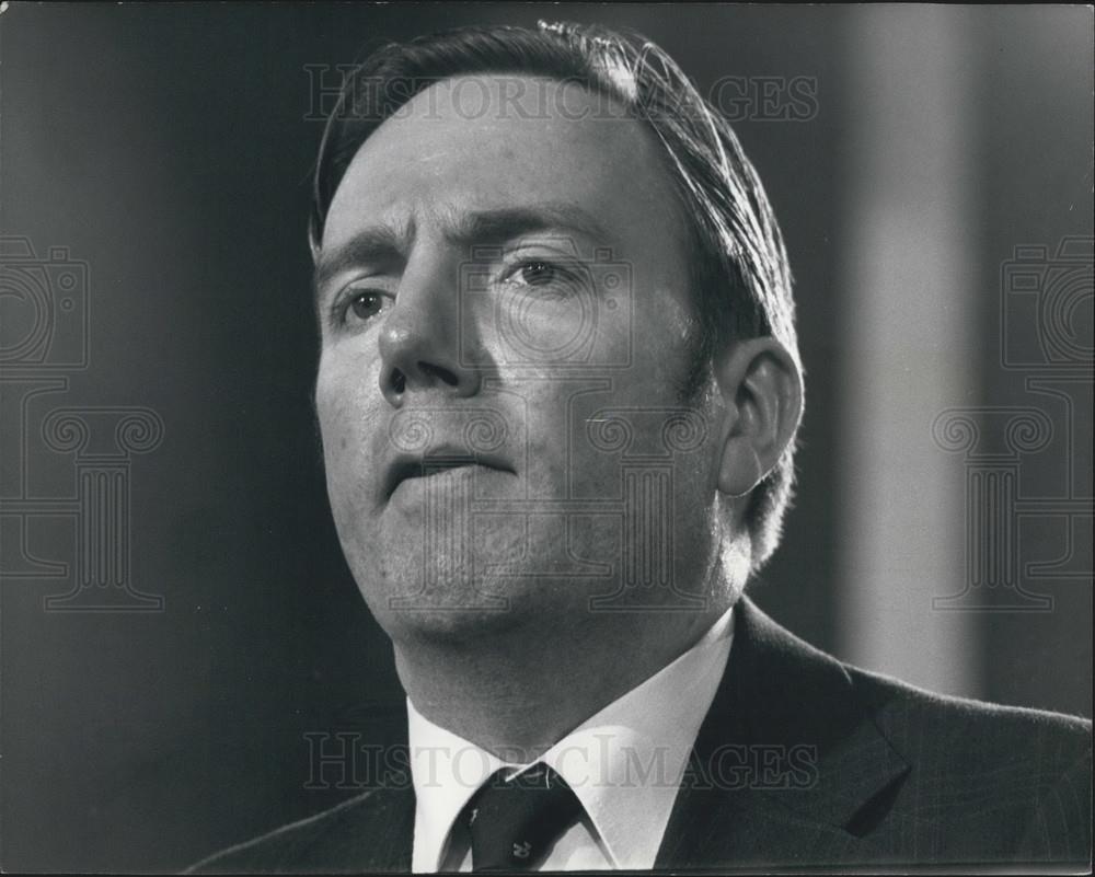 1976 Press Photo Employment Secretary,Mr. Both - Historic Images