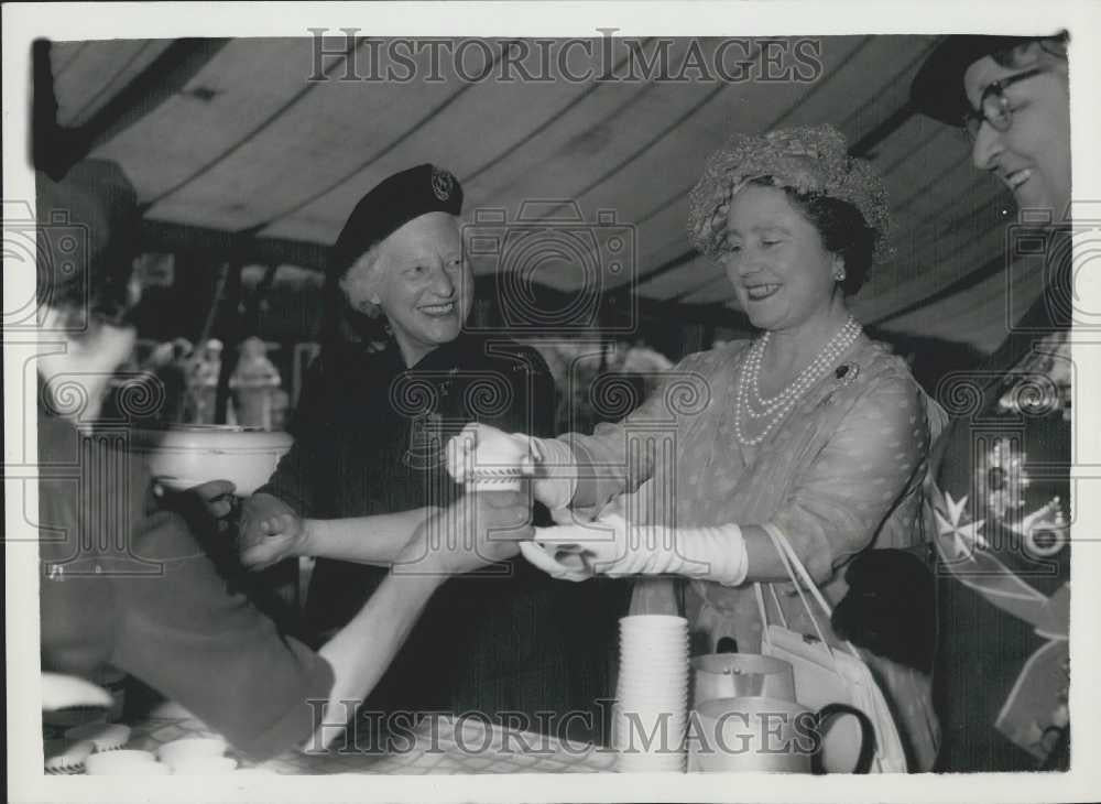 1959 Press Photo Queen Mother Attends W.V.S Anniversary Service - Historic Images