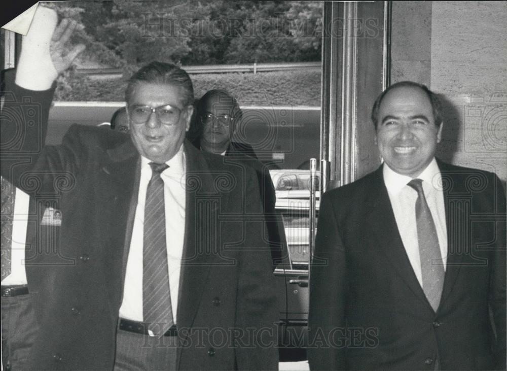 1988 Press Photo Afghanistan-Pakistan Talks Foreign Minister Noorani Geneva - Historic Images