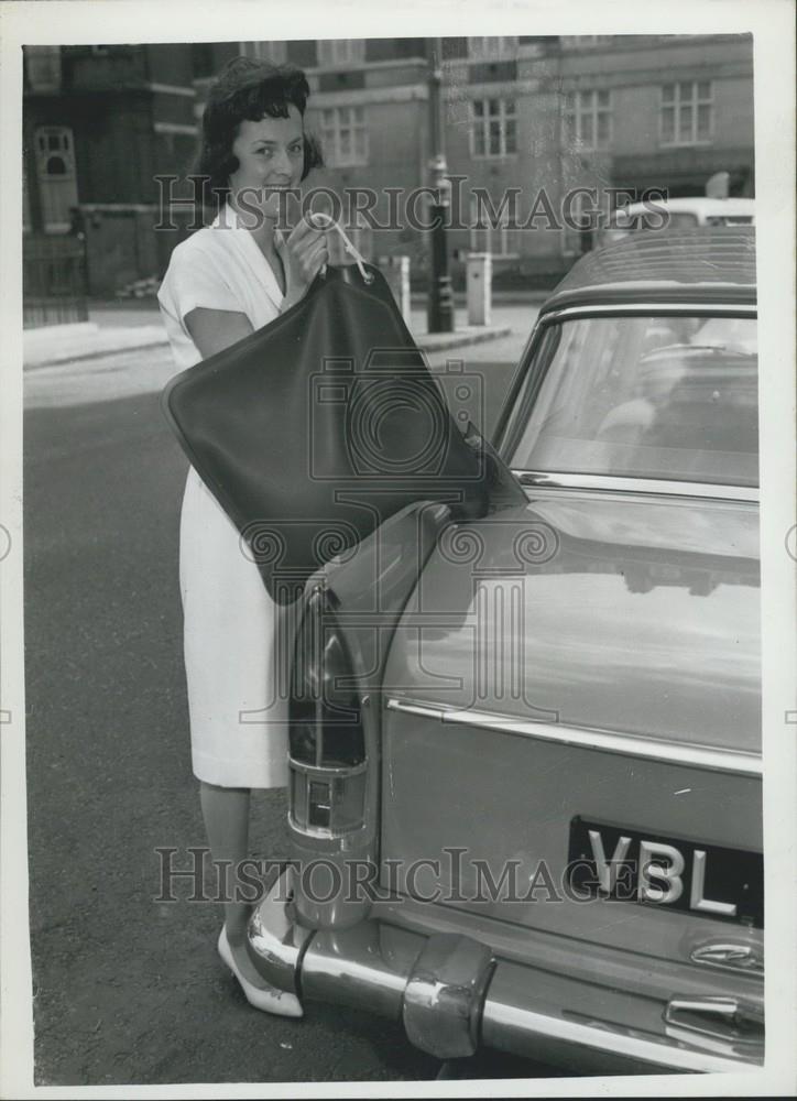 1960 Press Photo New uses for nylon container for Petrol - Historic Images