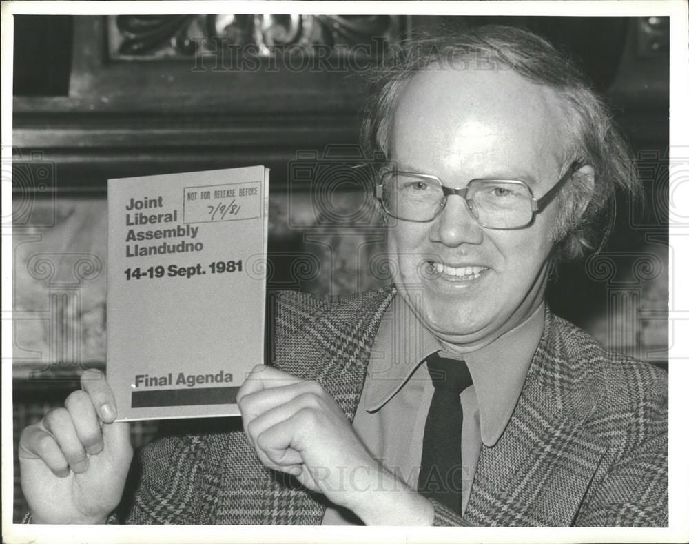 1981 Press Photo Annual Liberal Party Conference Agenda Chairman Meadowcraft - Historic Images