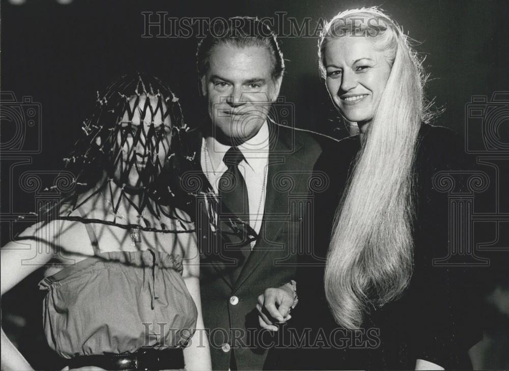 1981 Press Photo George Michael Long Hair Show Stylist Glattbrugg Switzerland - Historic Images