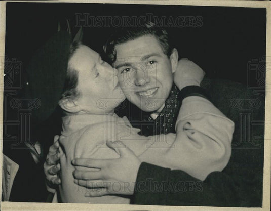 1956 Press Photo Ken Norris Britain's New Year athletic hero - Historic Images