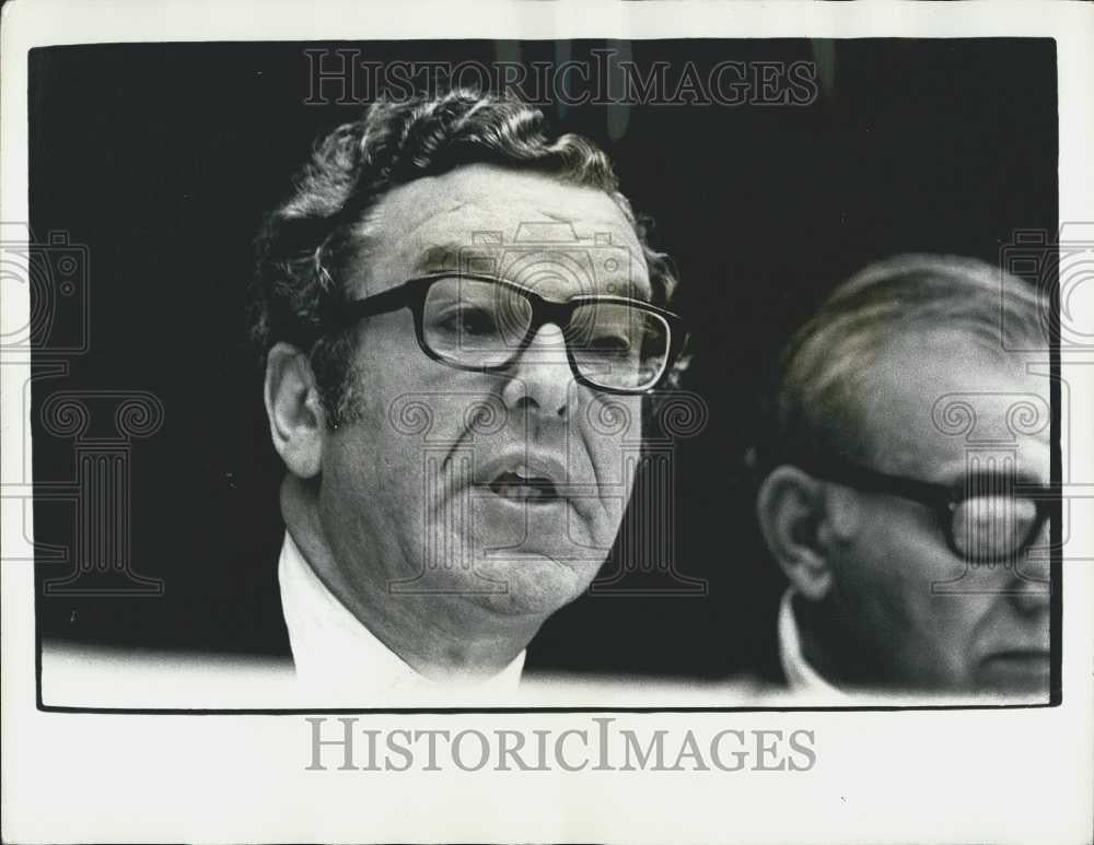 1976 Press Photo SH Lowell, Chairman of the National Conference on Soviet Jewry - Historic Images