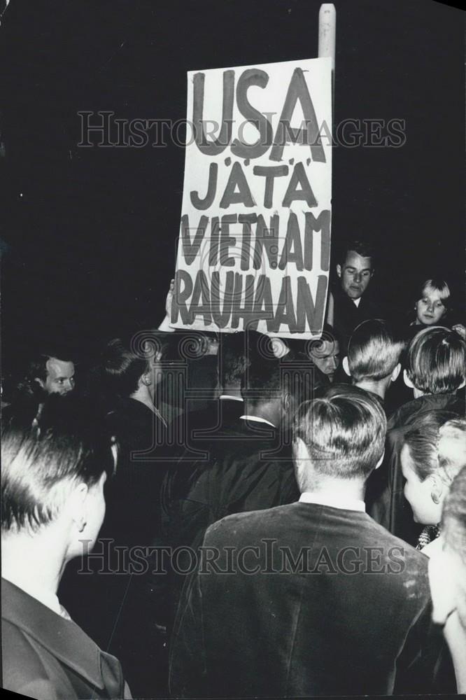 1966 Press Photo &#39;&#39;USA leave Vietnam alone&#39;&#39; demonstration in Helsinki - Historic Images