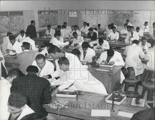 Press Photo Students From Many Lands Come Together at Al Azhar University - Historic Images