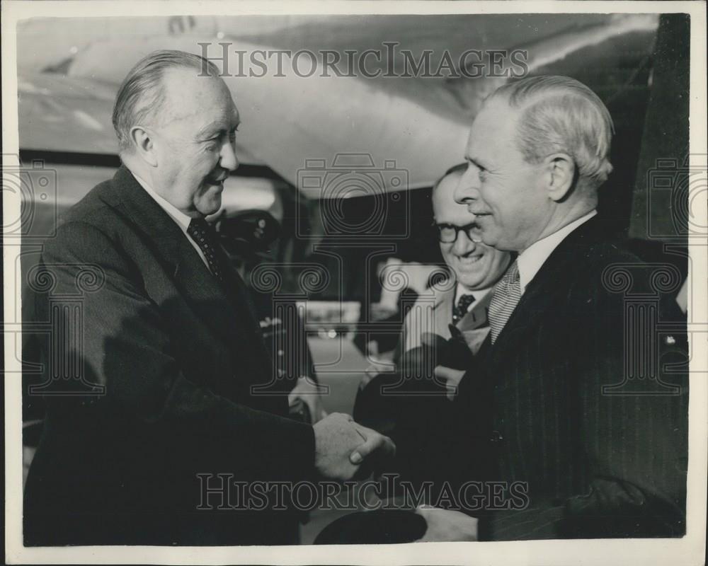 1954 Press Photo West German Chancellor Adnauer Arriving London Airport - Historic Images