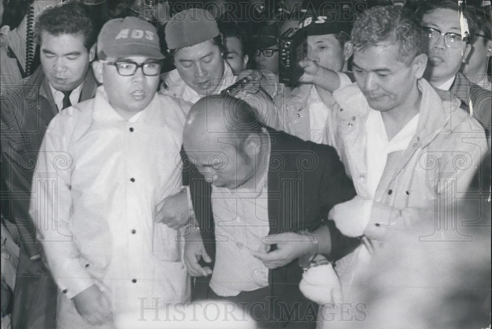 1972 Press Photo Plane Hijacker ,Tatsuji Nakaoka Captured in Tokyo - Historic Images