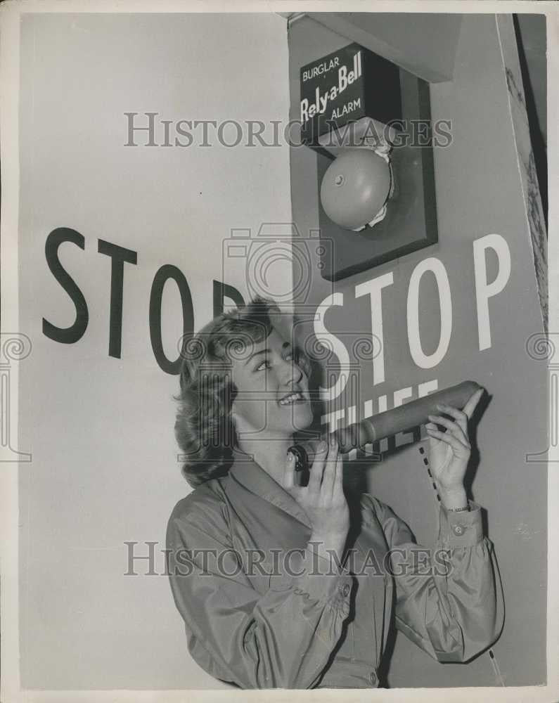 1959 Press Photo Prev Egg of Factory Equipment Exhibition. - Historic Images