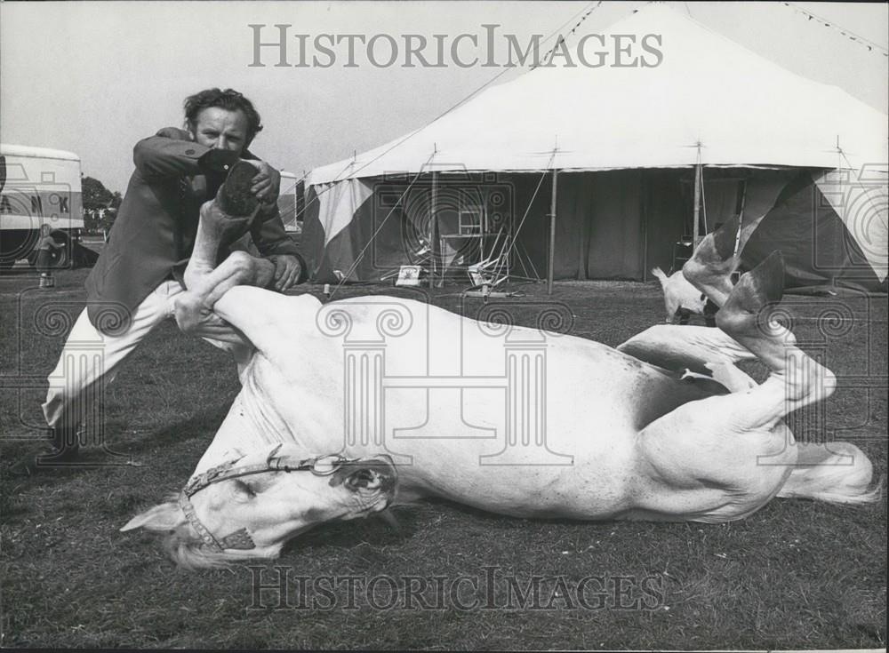 Press Photo Circus Frank, Harri Frank, Germany, Elastic Horse - Historic Images