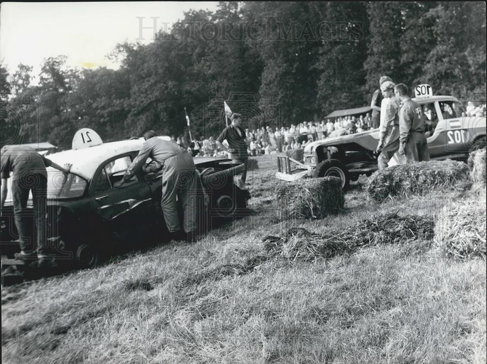 Press Photo Sensational Auto Cross Cars Stuck in Mud as Crowd Watches - Historic Images