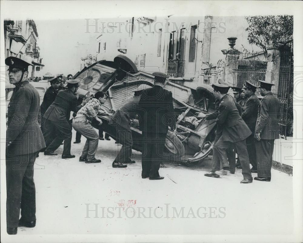 Press Photo Anti-Government Demonstration In Athens Rioters Overturn Car - Historic Images