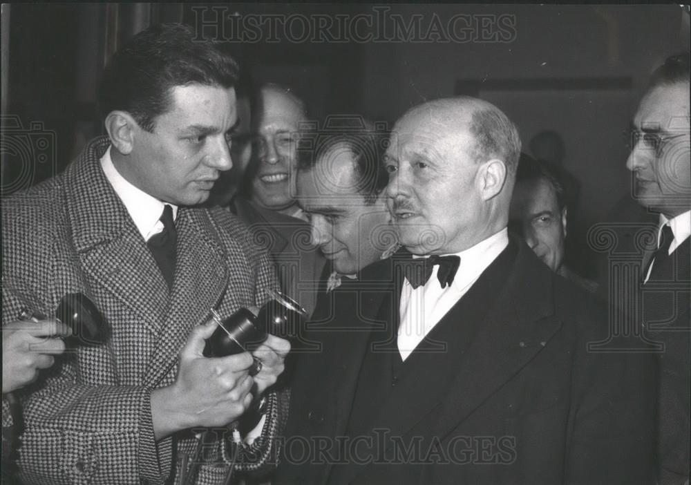 1956 Press Photo M. Le Troquer Leaving Elsee Palace after interview with Coty - Historic Images