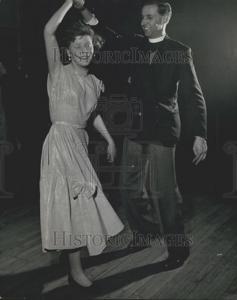 Press Photo Rev. Brian Webb and landlady &#39;Grace Morris - Historic Images