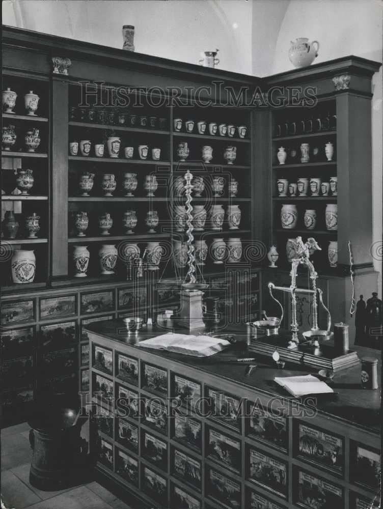 Press Photo Historische Apotheke 18. Jahrhundert - Historic Images