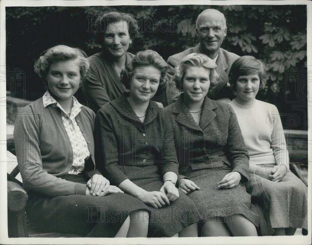 1957 Press Photo Lord Mayor Of London Sir Denis Henry Truscott With His Family - Historic Images