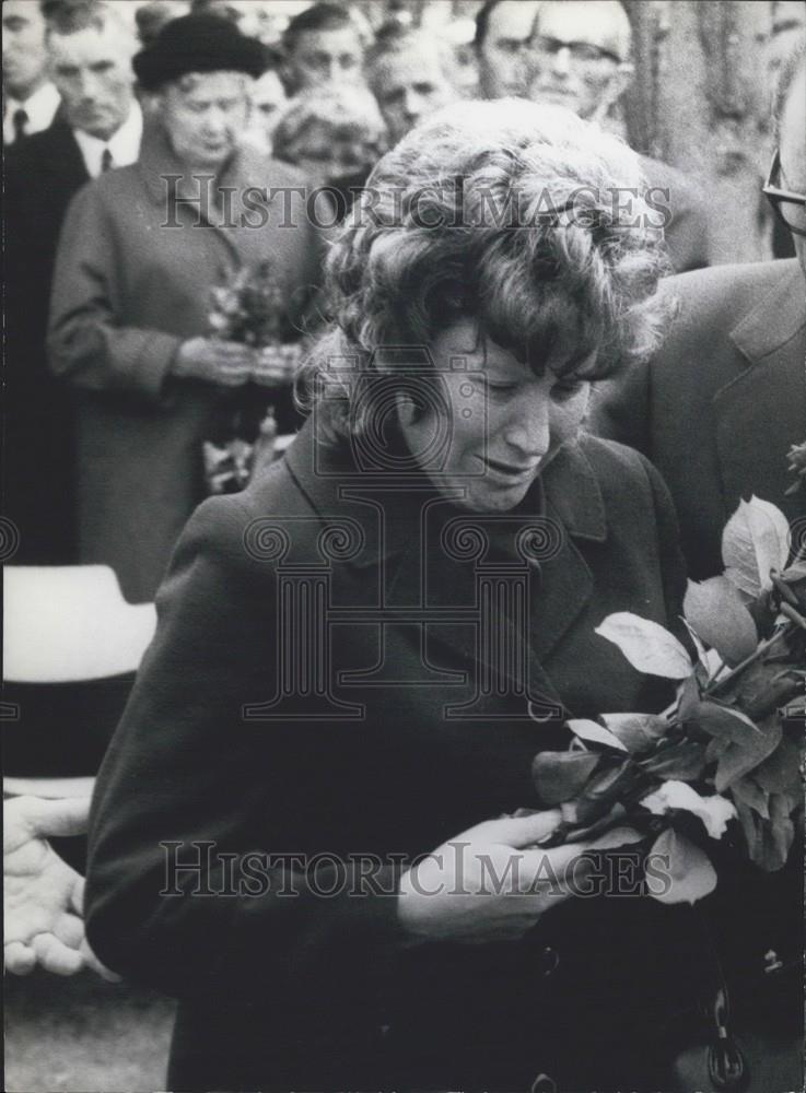 Press Photo Widow of killed Munich cop  Anton Fliegerbauer - Historic Images