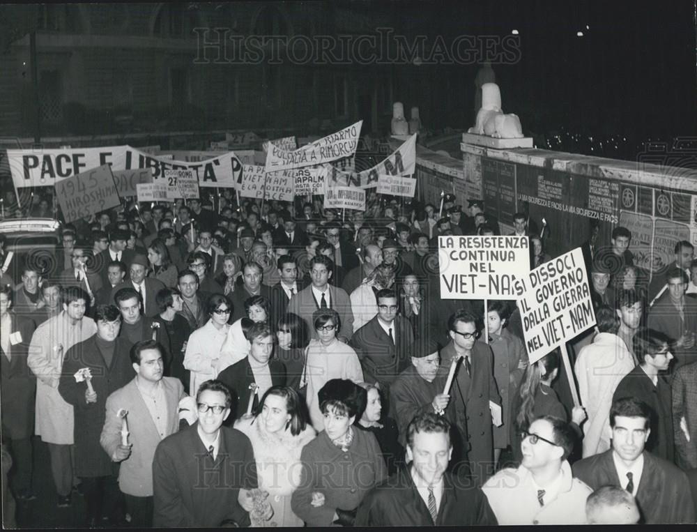 1966 Press Photo Peace march Nov. 27, 1965 - Historic Images