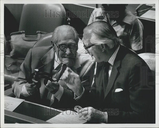 1998 Press Photo Lord Noel Baker & Lord D.R. Ashe - Historic Images