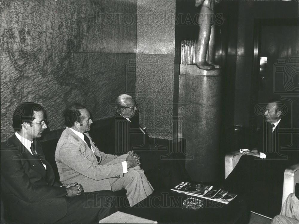 1976 Press Photo UN General Secretary Kurt Waldheim, ICRC Representatives - Historic Images