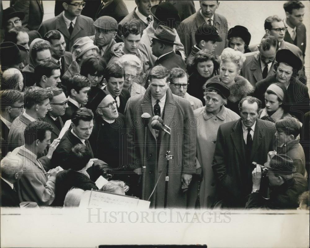 1964 Press Photo Ã¢Å“St. PaulÃ¢sÃ¢Â protest meeting. - Historic Images