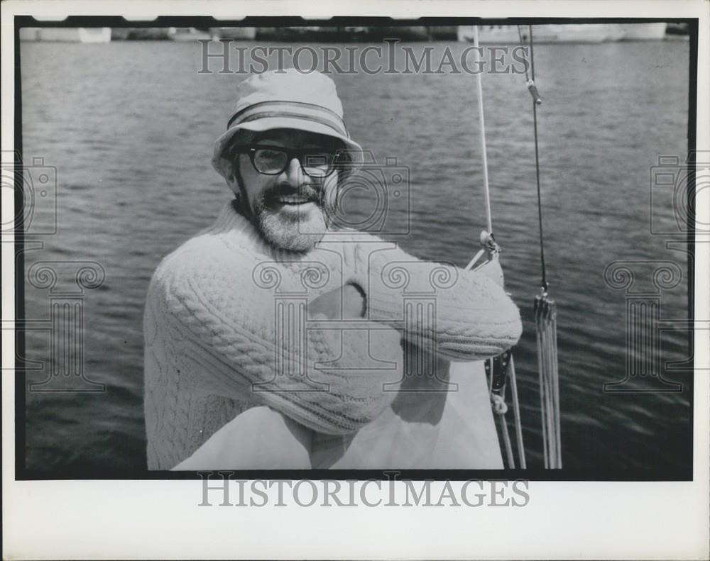 Press Photo William Wallace  on his boat - Historic Images