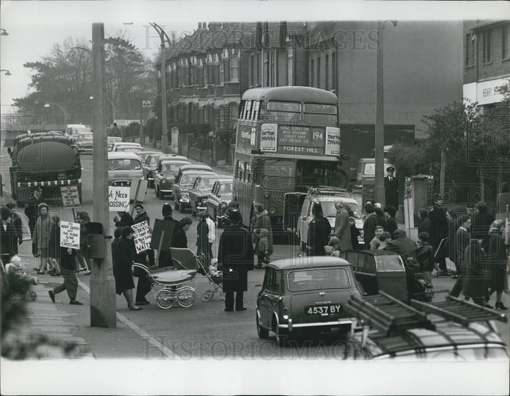 1966 Press Photo Protest Against Removing Panda Crossing Block Traffic for Hour - Historic Images