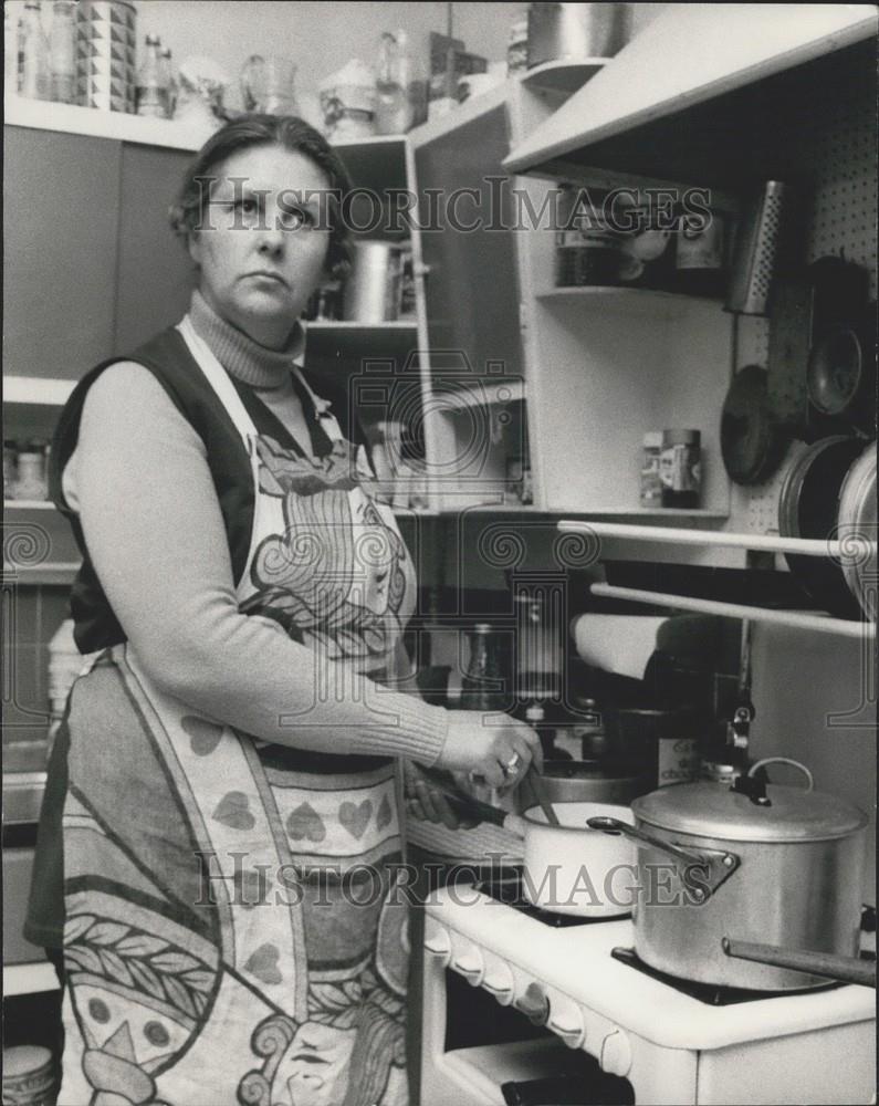 Press Photo Patricia Owen South West London Cooking - Historic Images