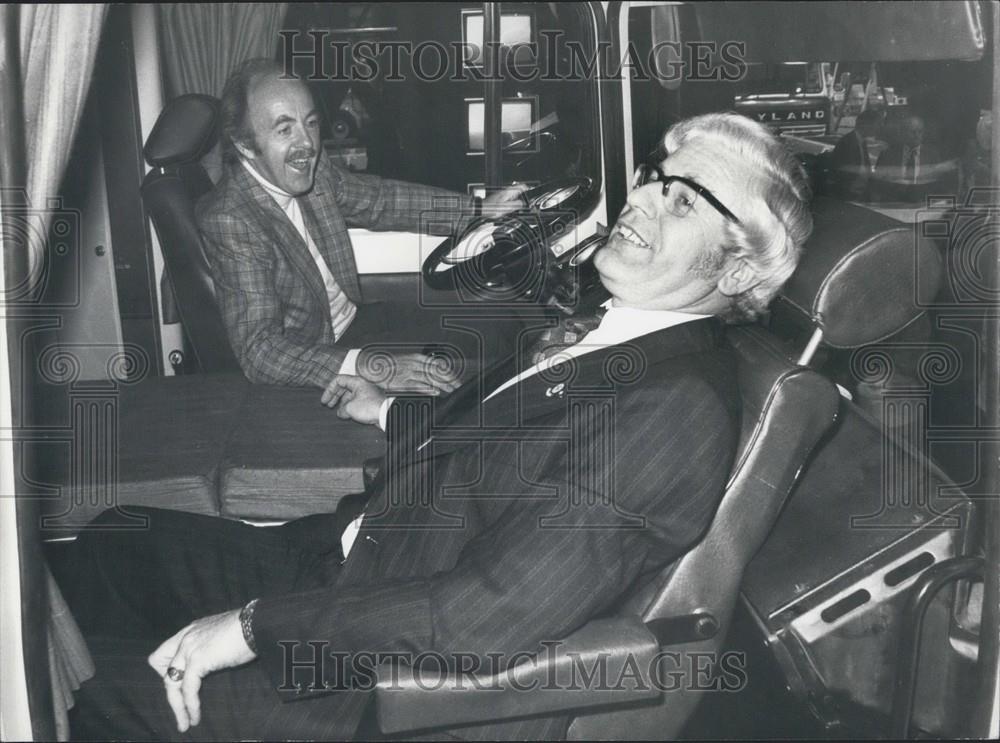 1976 Press Photo Dereck Benfield/Actor/Alex Park/British Leyland Motor Show - Historic Images