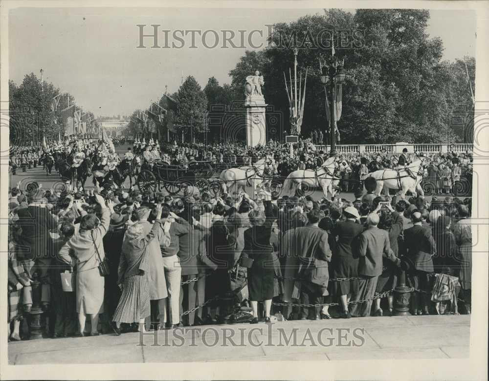 1955 Press Photo President of Portugal arrives in London - Historic Images