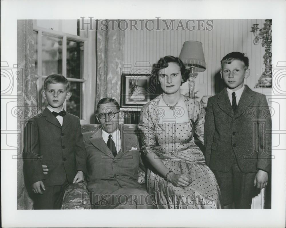 1955 Press Photo John E. Coulson will be Minister of the British Embassy in Wash - Historic Images