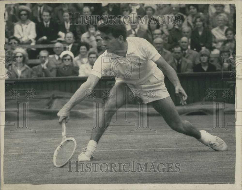 1962 Press Photo Mulligan in Finals Against Fraser at Wimbledon - Historic Images