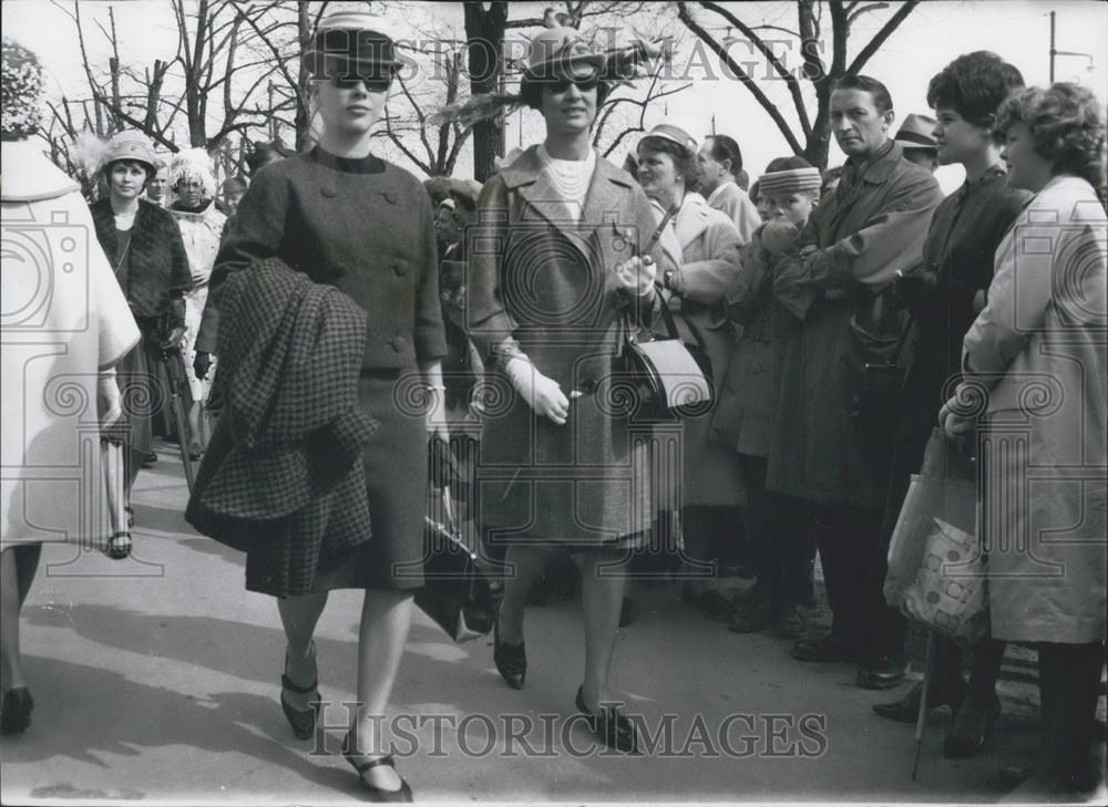 Press Photo Two Women Wear Blacked Out Sunglasses - Historic Images